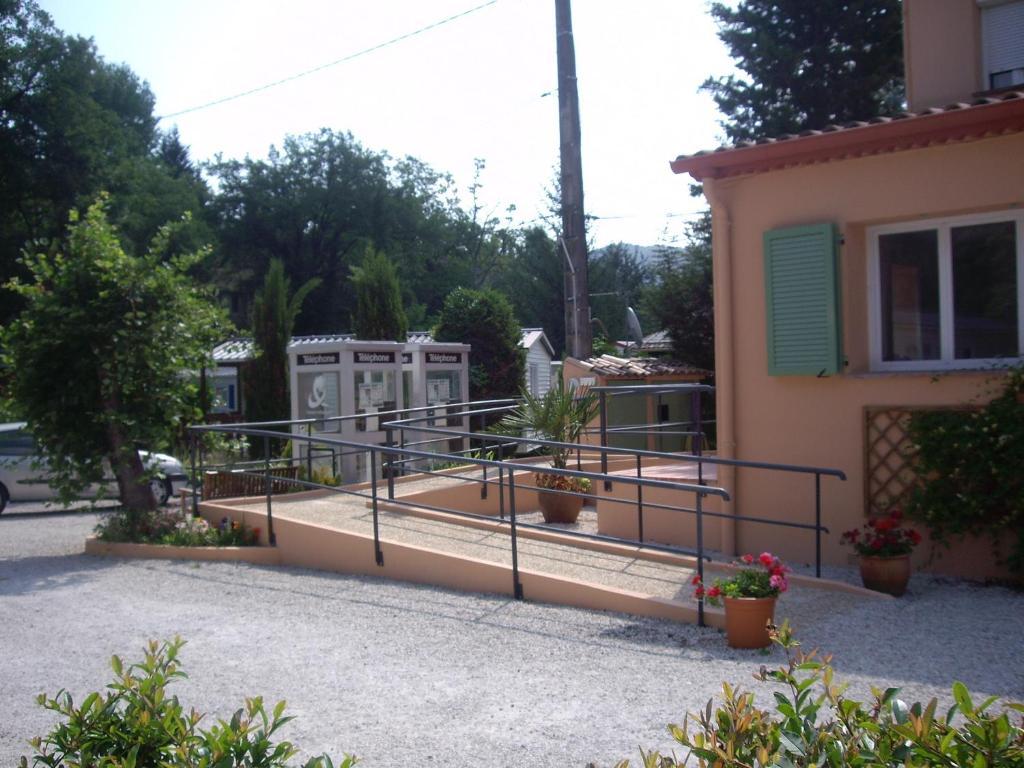 Les Rives Du Loup Hotel Tourrettes-sur-Loup Phòng bức ảnh