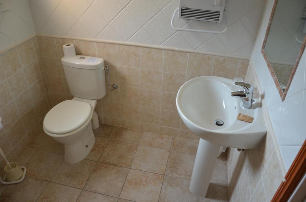 Les Rives Du Loup Hotel Tourrettes-sur-Loup Phòng bức ảnh